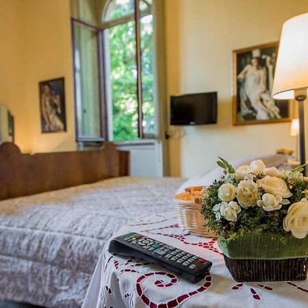 Villa Confalonieri Манделло-дель-Ларіо Екстер'єр фото